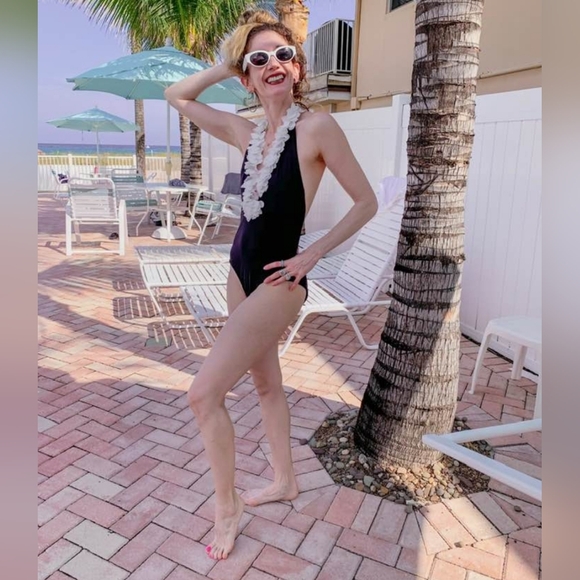 Zara one piece cross strap swimsuit size S - Picture 4 of 5